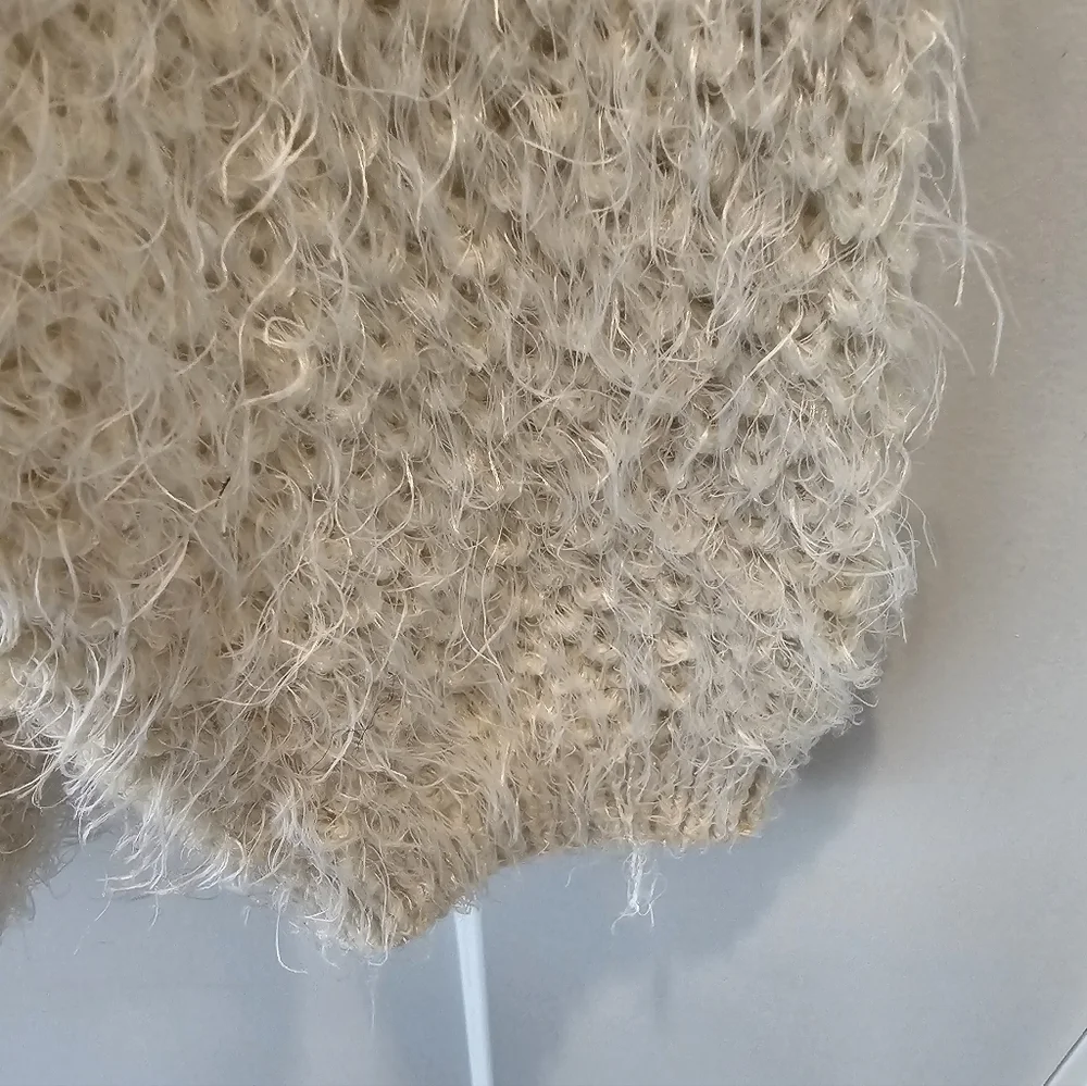 Attention Cream Fuzzy Knit Sweater Large Soft Eyelash Pullover Cozy Neutral